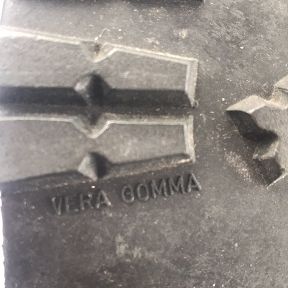 Italian made bought in Italy! Vintage black leather with gray Swede trim shoes - Picture 7 of 8